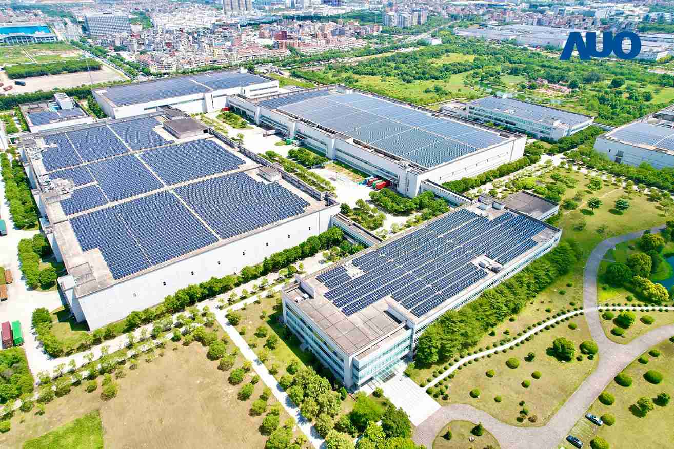 william威廉中文官网厦门推动智能制造同时，，，透过绿电创能纵深推进绿色转型，，，，厂区全屋顶铺设太阳能光伏板，，每年太阳能发电 2,600多万度